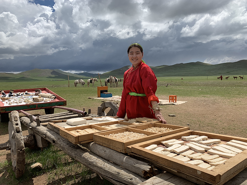 what to eat in mongolia 